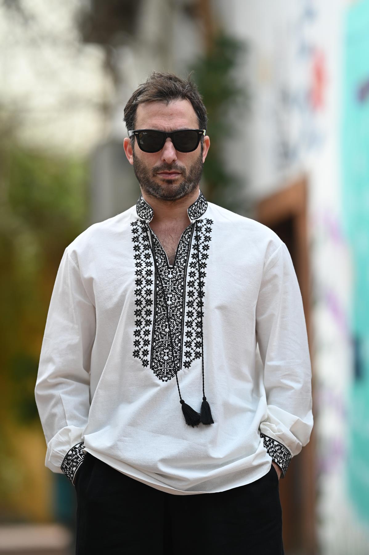 Authentic Men's Shirt with Ecru Collar and Embroidered Cuffs