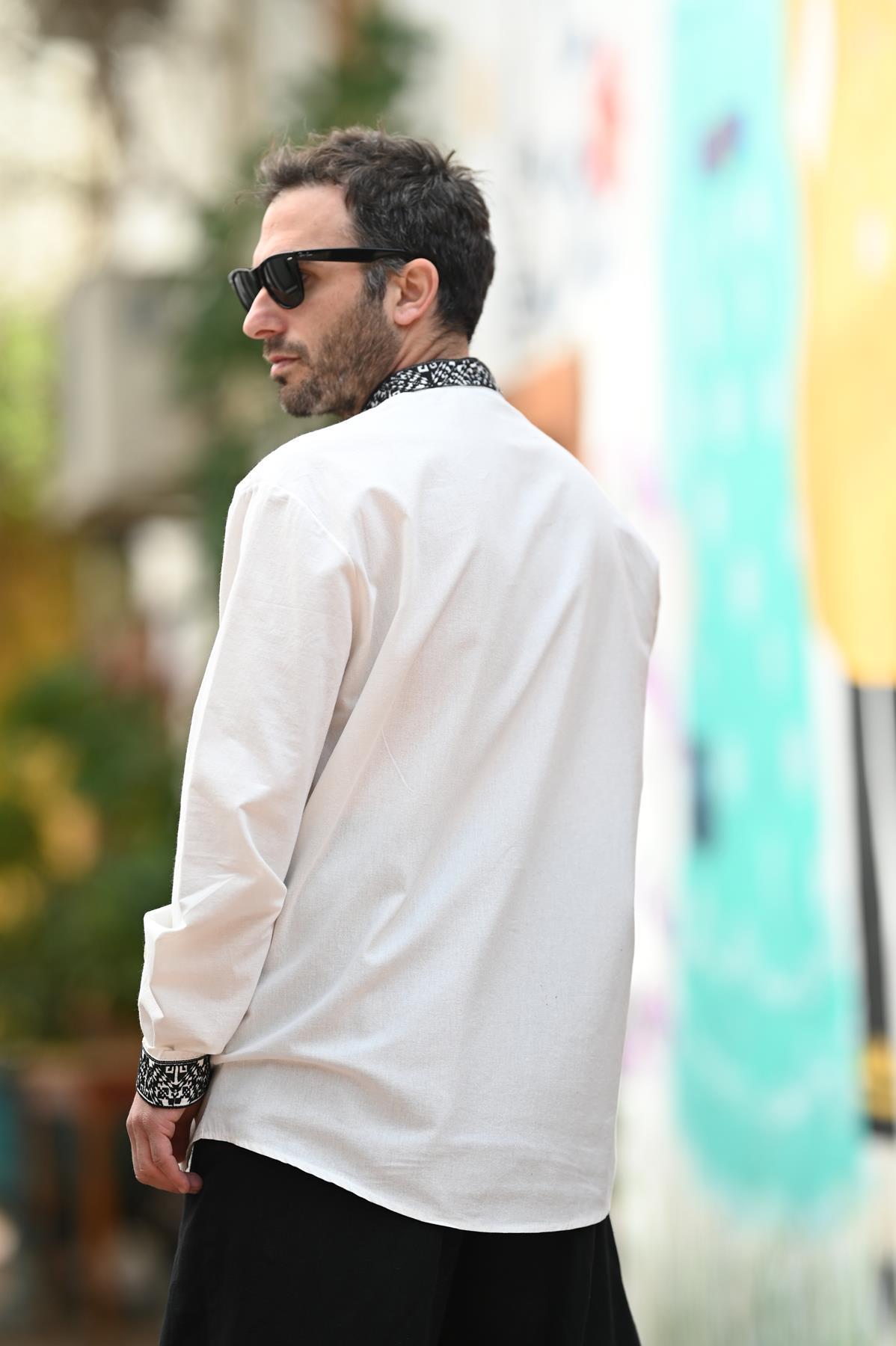 Authentic Men's Shirt with Ecru Collar and Embroidered Cuffs