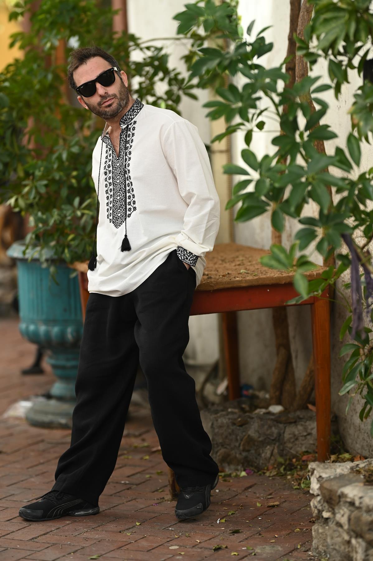 Authentic Men's Shirt with Ecru Collar and Embroidered Cuffs