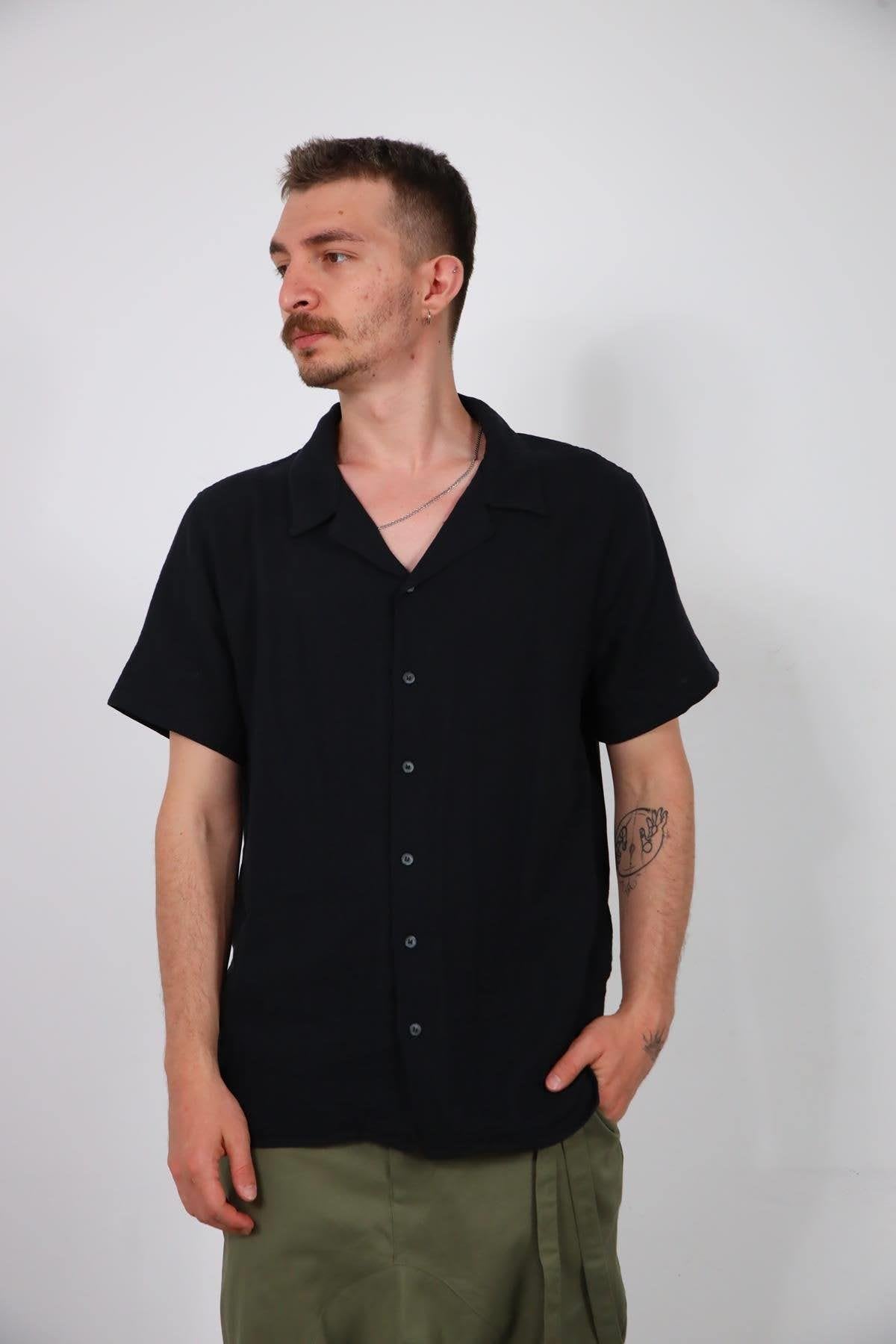 Black Back Tassel Short Sleeve Men's Shirt