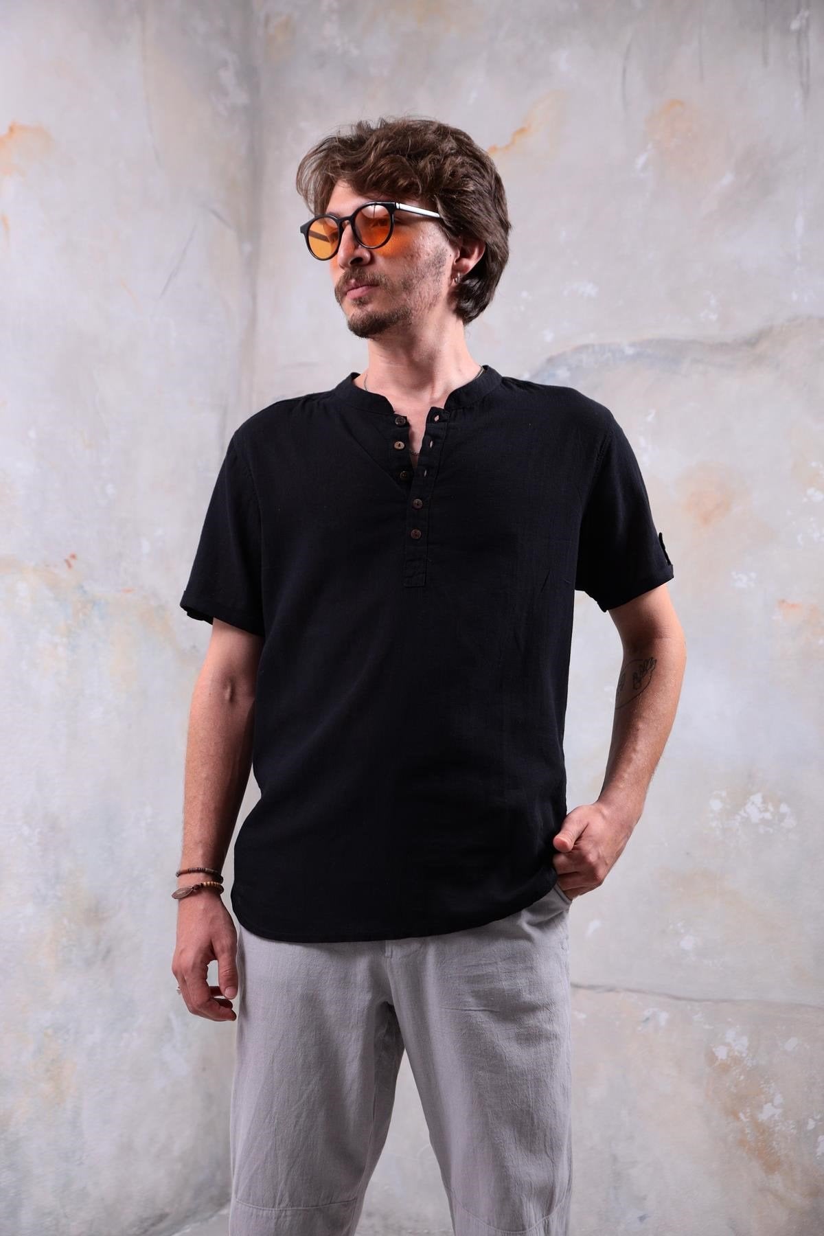 Black Buttoned Short-Sleeved Mandarin Collar Men's Shirt