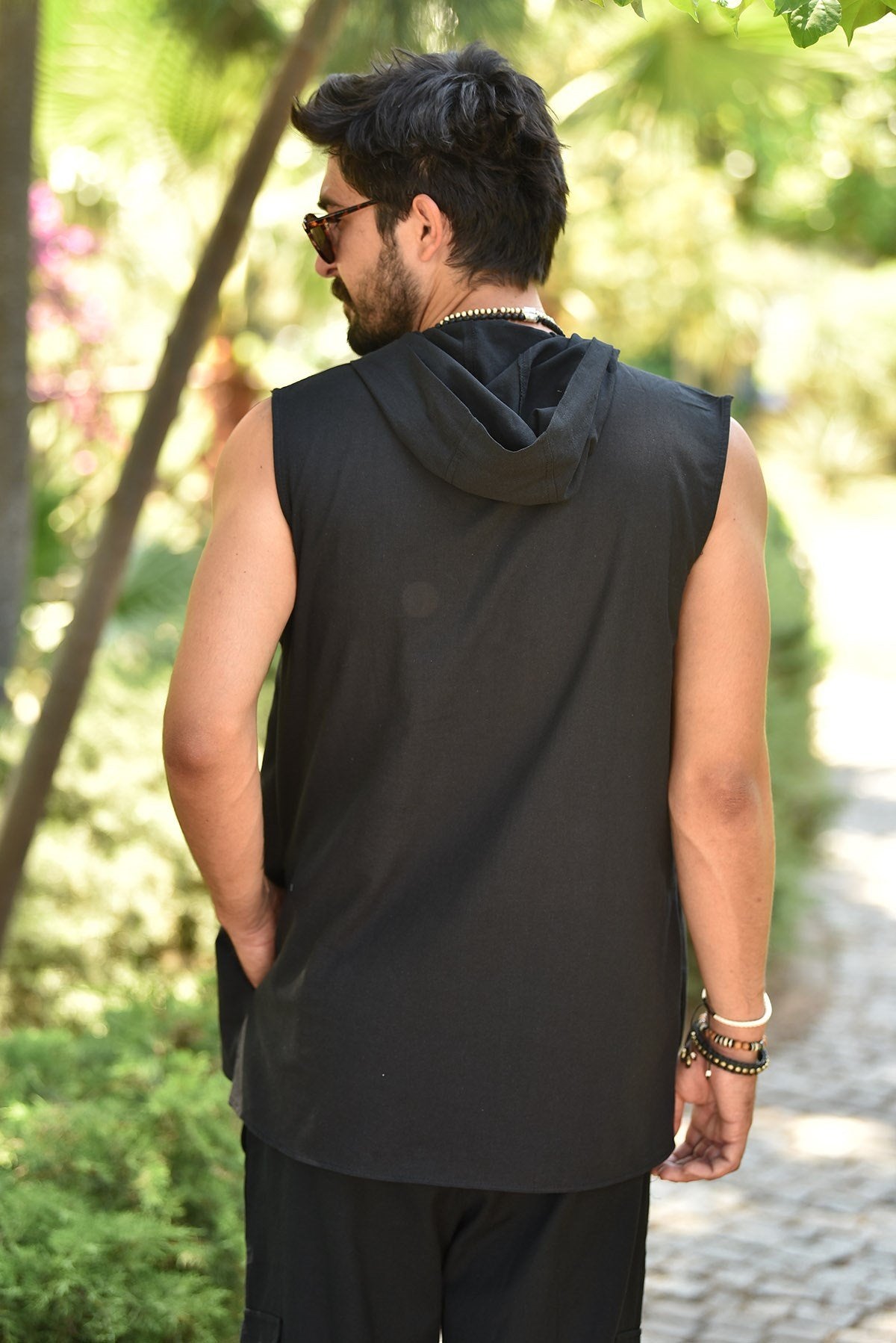 Black Hooded Sleeveless Shirt