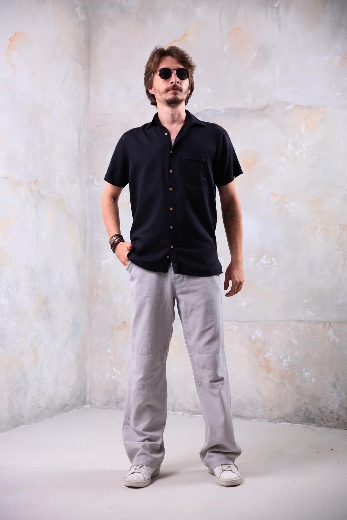 Black Relaxed Fit Short-Sleeve Men's Shirt