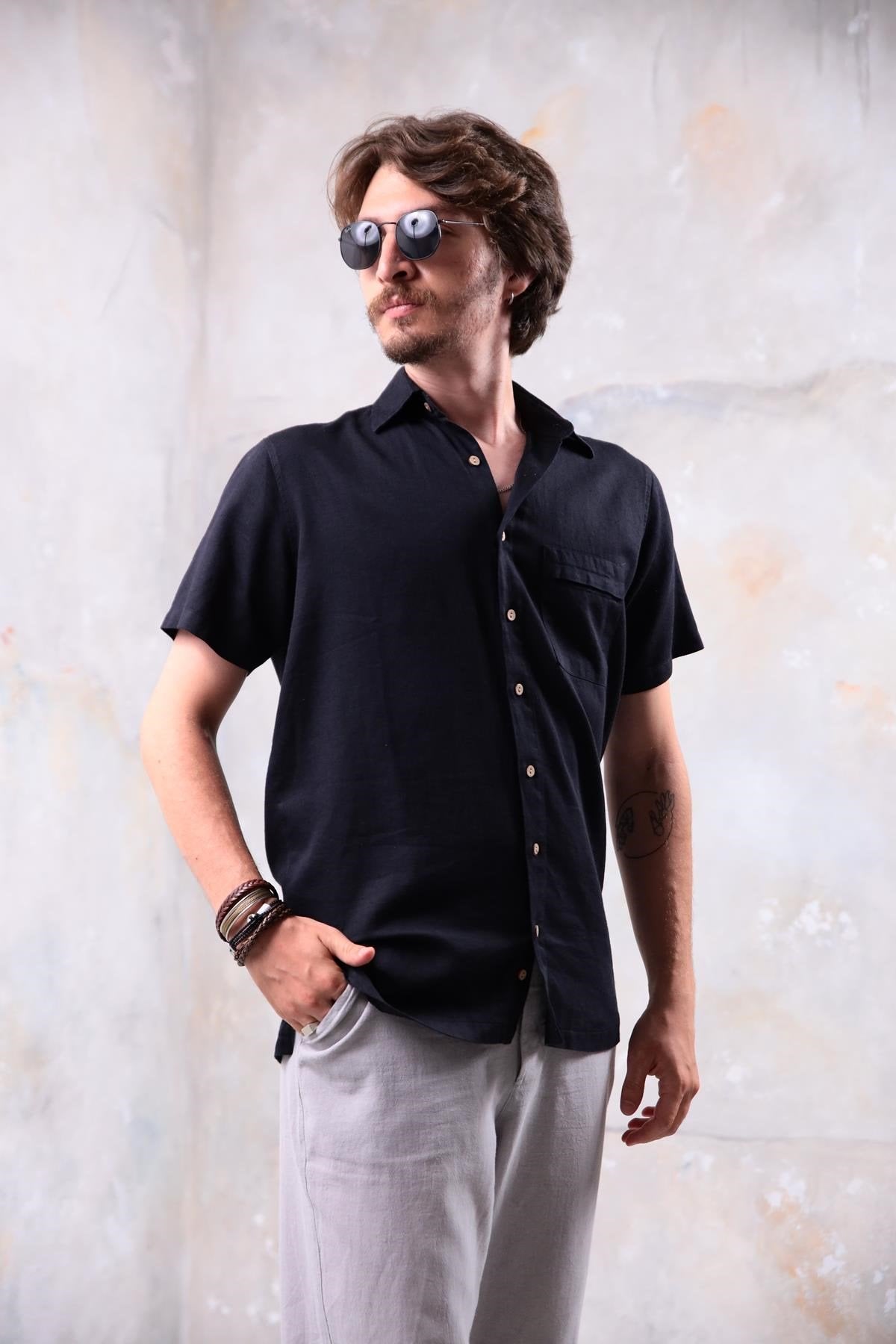 Black Relaxed Fit Short-Sleeve Men's Shirt