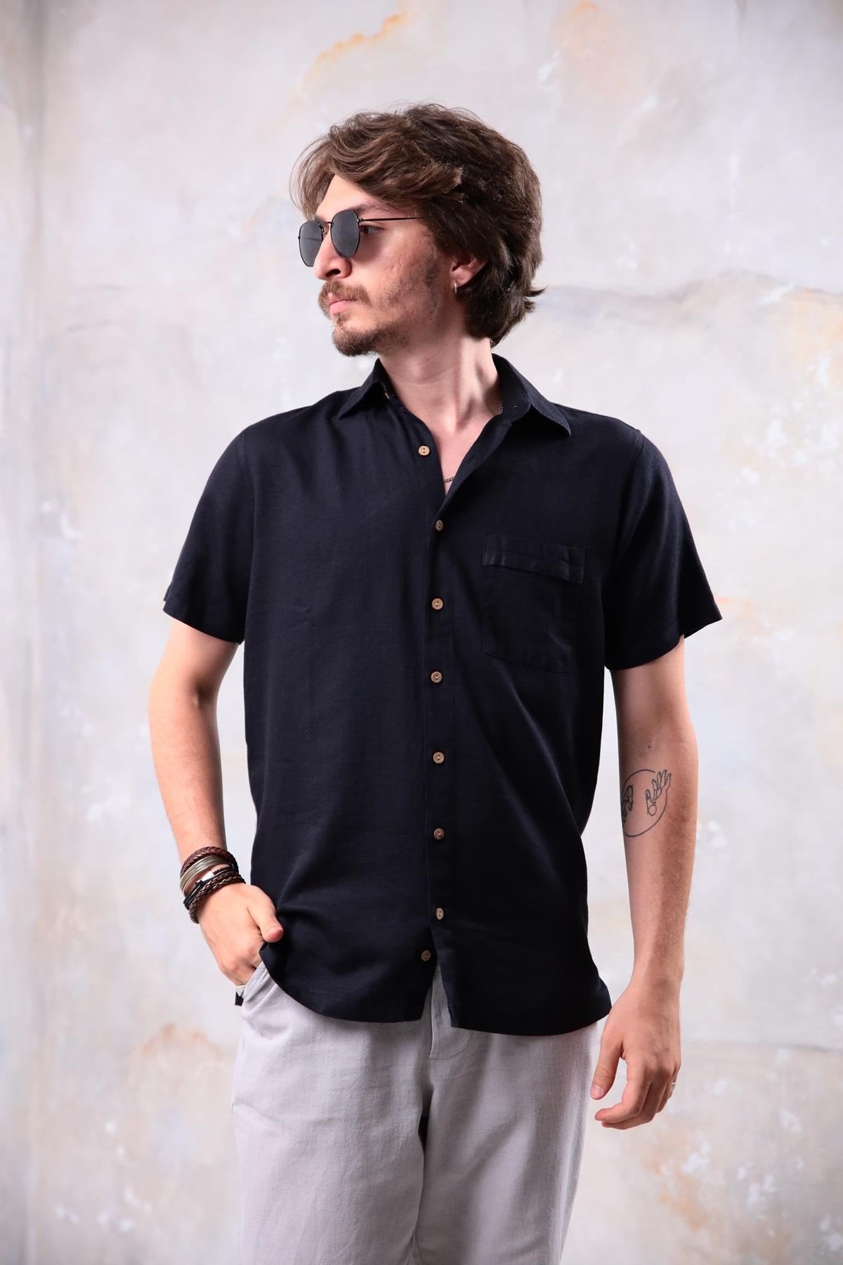 Black Relaxed Fit Short-Sleeve Men's Shirt