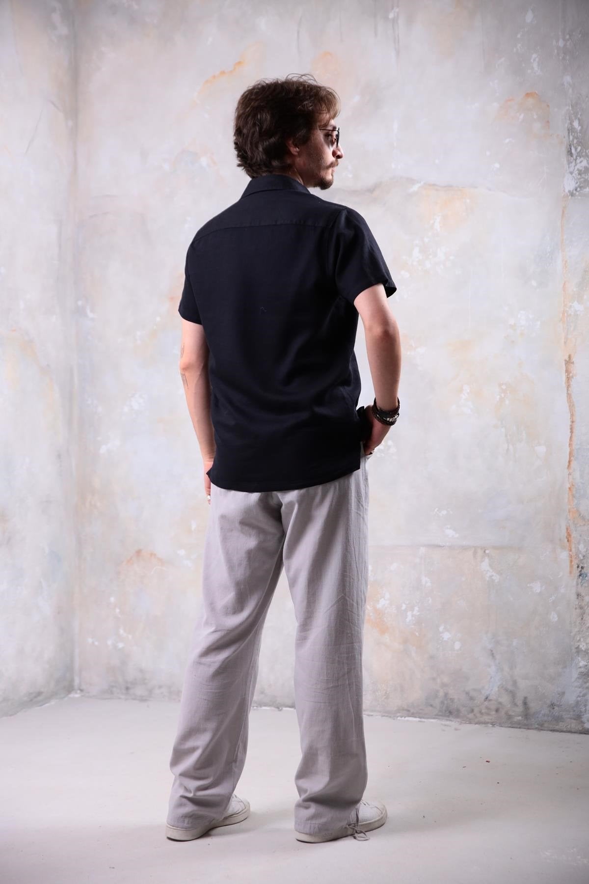 Black Relaxed Fit Short-Sleeve Men's Shirt