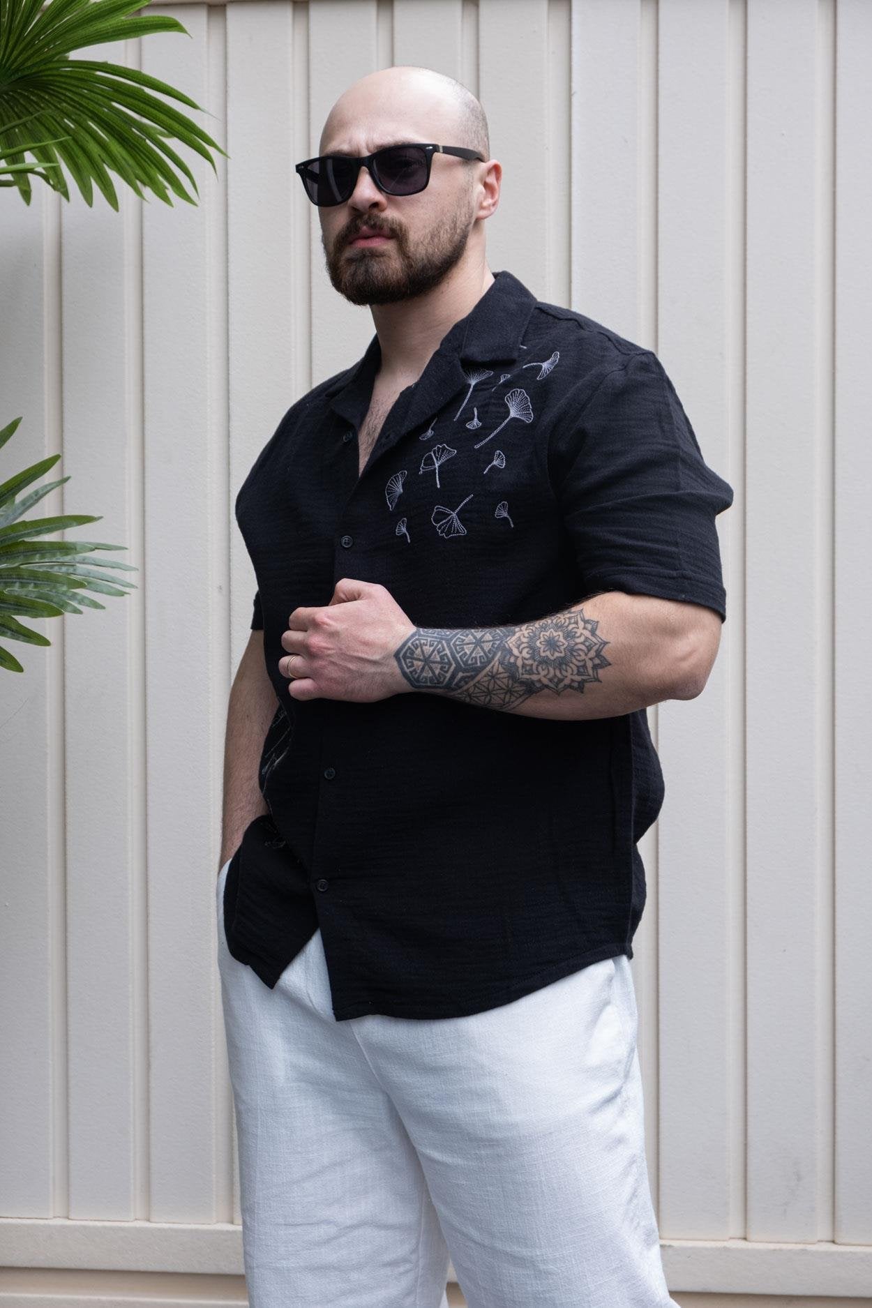 Effortless Style Shirt with Subtle Embroidered Detail