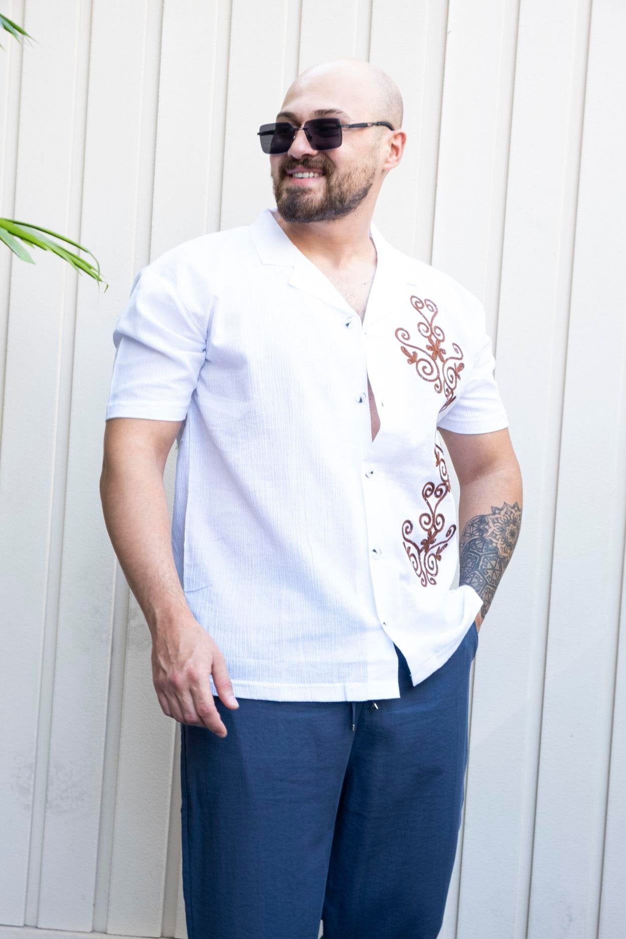 Tailored Linen Shirt with Relaxed Fit and Embroidered Detail