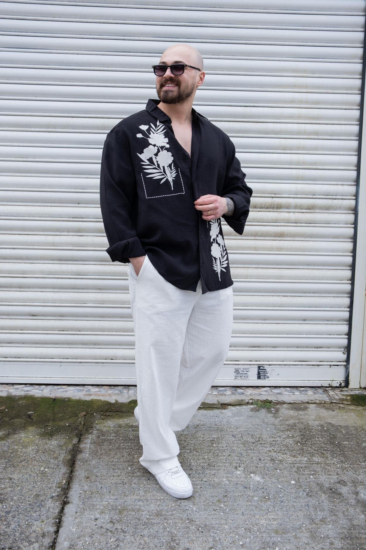 Modern Relaxed Fit Shirt with Elegant Suede Print Detail